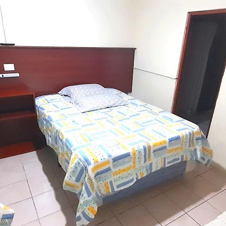 Hotel Ideal, Your House In ケツァルテナンゴ エクステリア 写真